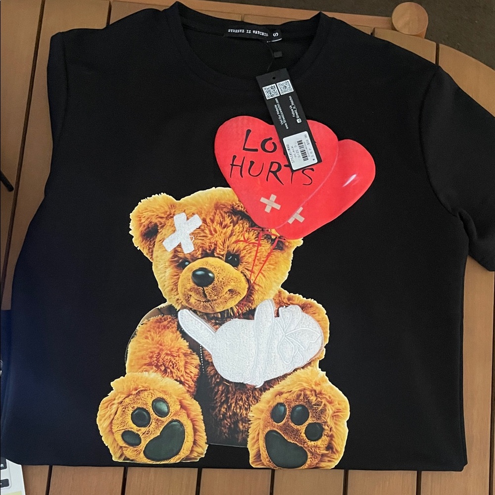 Black Graphic T-shirt with Teddy Bear and Heart Design